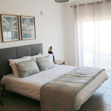 3 Bedroom Apartment With Indoor Pool Central לאגוּ‏ש מראה חיצוני תמונה