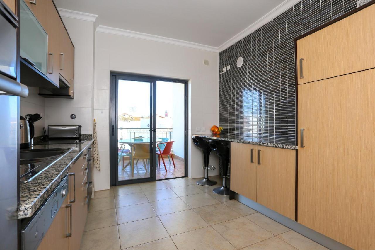 3 Bedroom Apartment With Indoor Pool Central לאגוּ‏ש מראה חיצוני תמונה