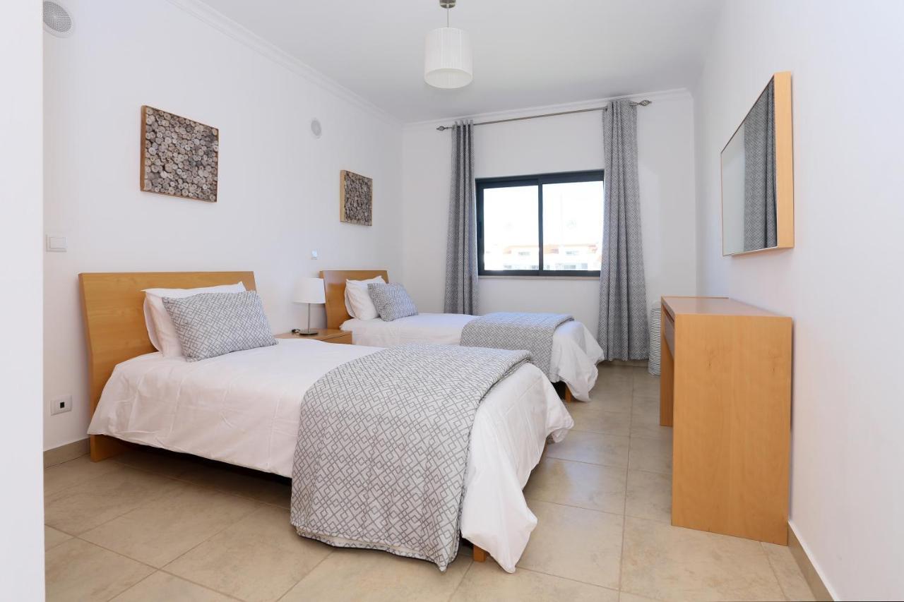 3 Bedroom Apartment With Indoor Pool Central לאגוּ‏ש מראה חיצוני תמונה