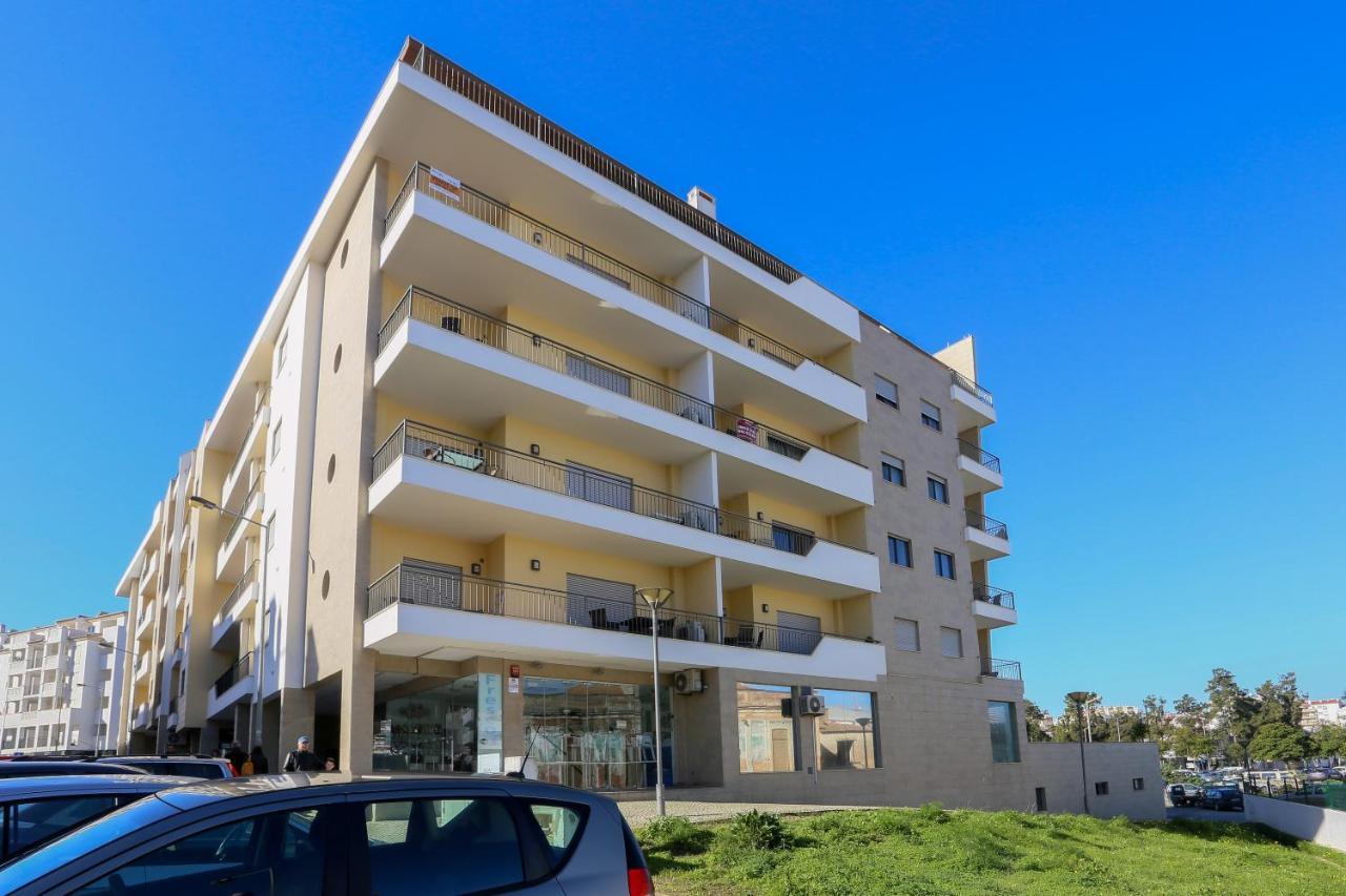 3 Bedroom Apartment With Indoor Pool Central לאגוּ‏ש מראה חיצוני תמונה