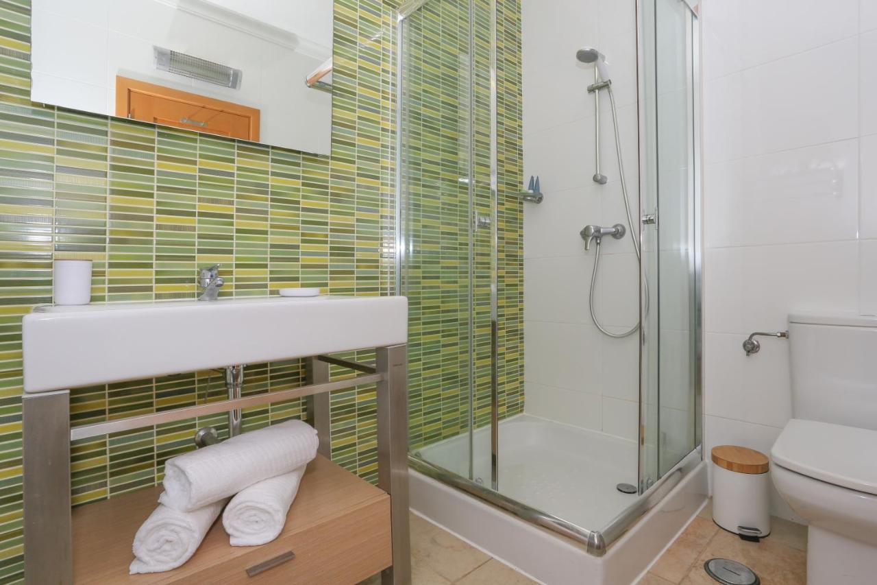3 Bedroom Apartment With Indoor Pool Central לאגוּ‏ש מראה חיצוני תמונה