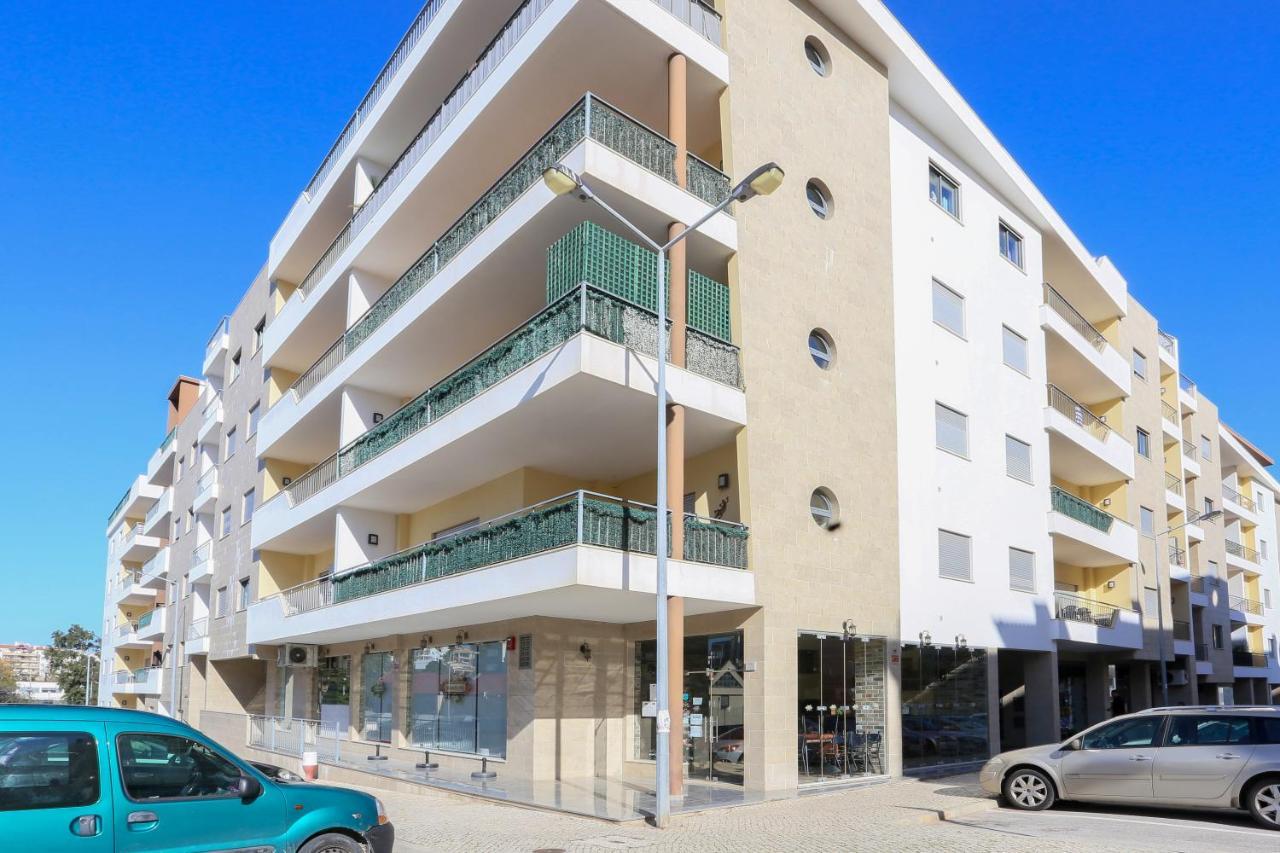 3 Bedroom Apartment With Indoor Pool Central לאגוּ‏ש מראה חיצוני תמונה