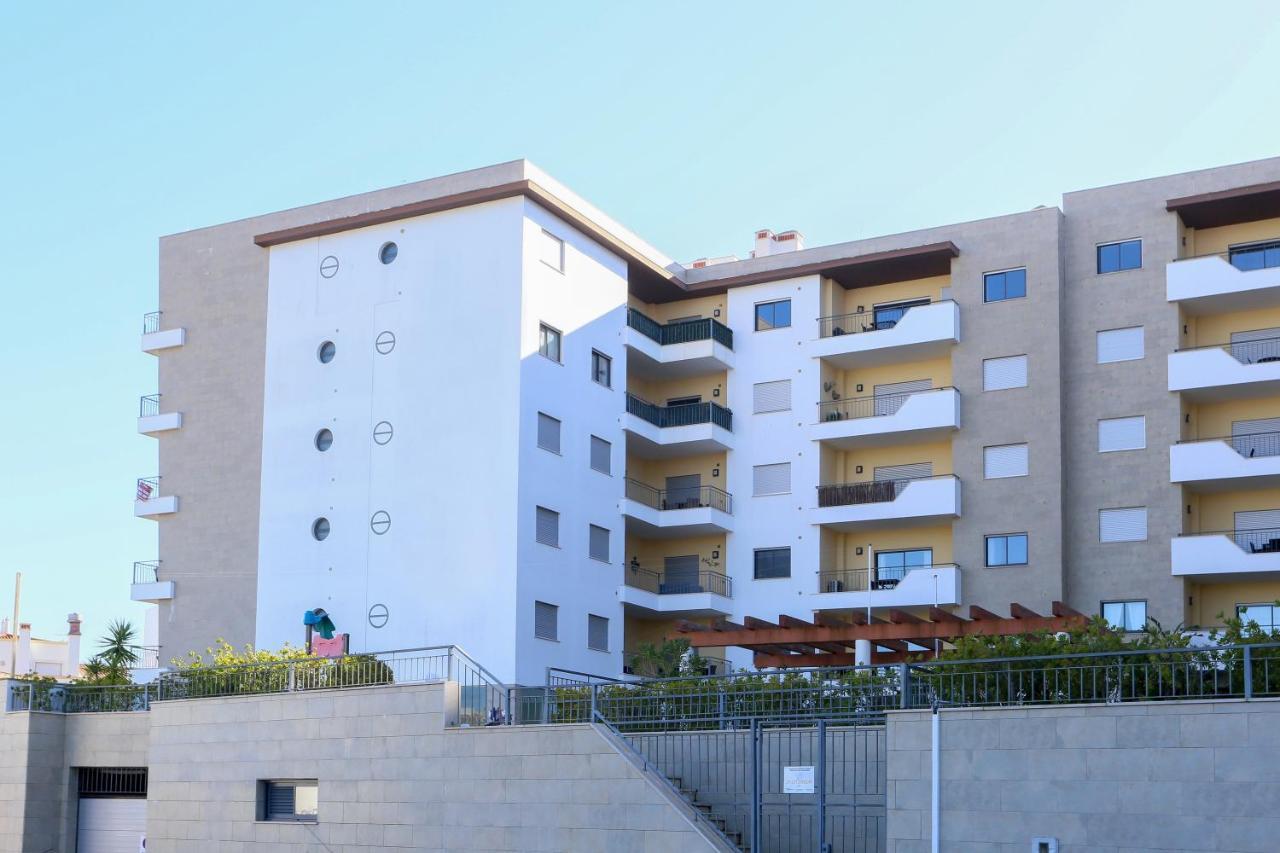 3 Bedroom Apartment With Indoor Pool Central לאגוּ‏ש מראה חיצוני תמונה