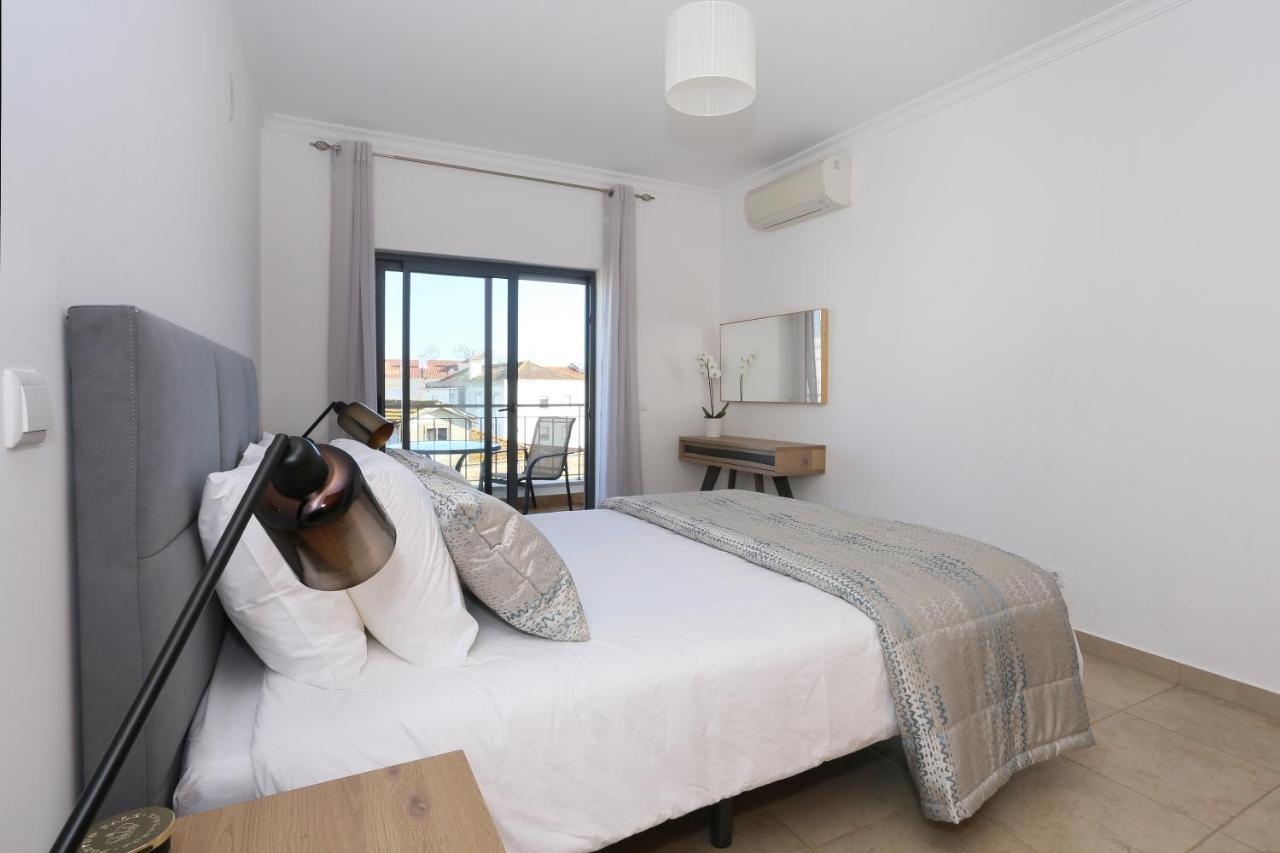 3 Bedroom Apartment With Indoor Pool Central לאגוּ‏ש מראה חיצוני תמונה