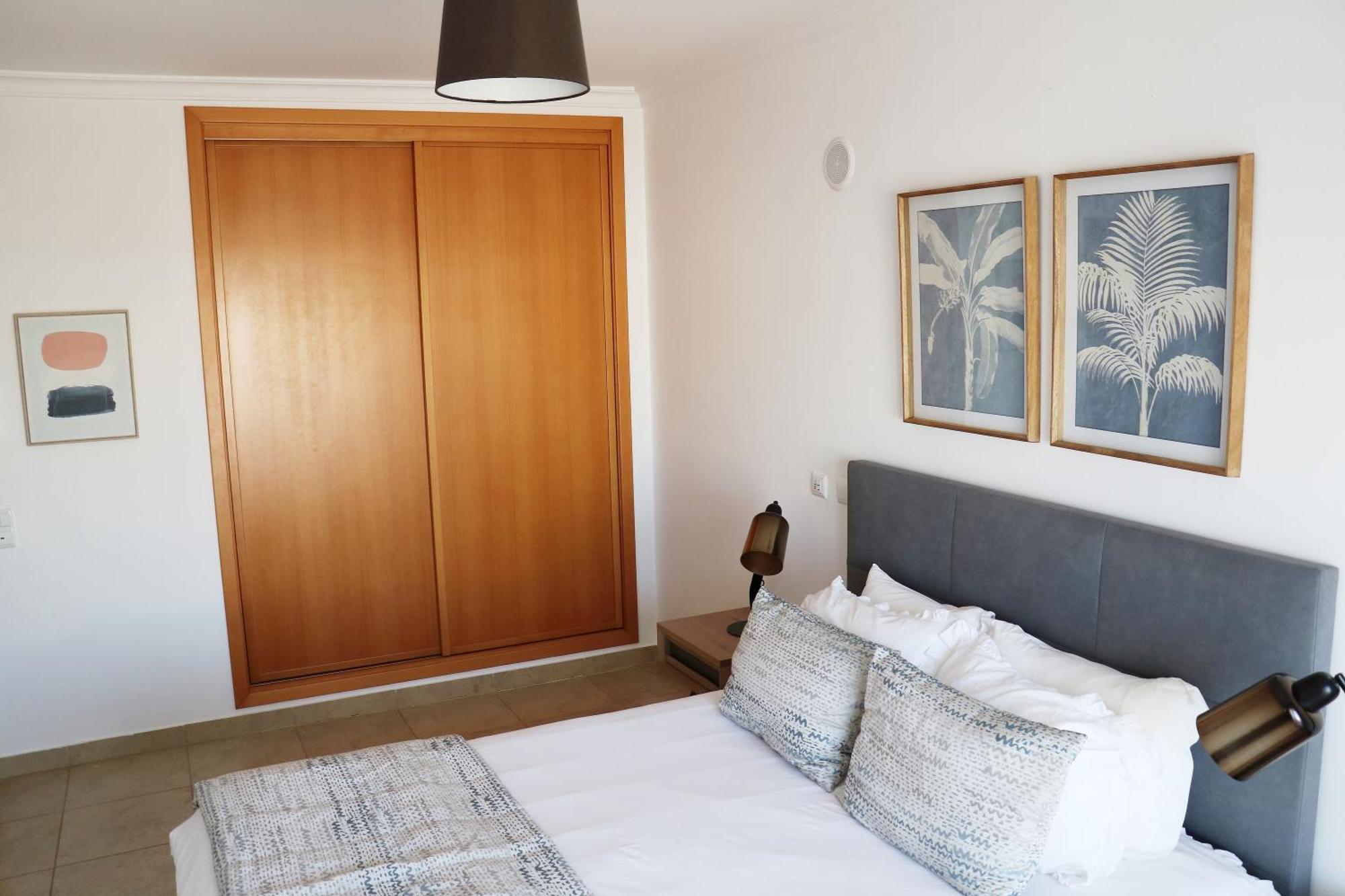3 Bedroom Apartment With Indoor Pool Central לאגוּ‏ש מראה חיצוני תמונה