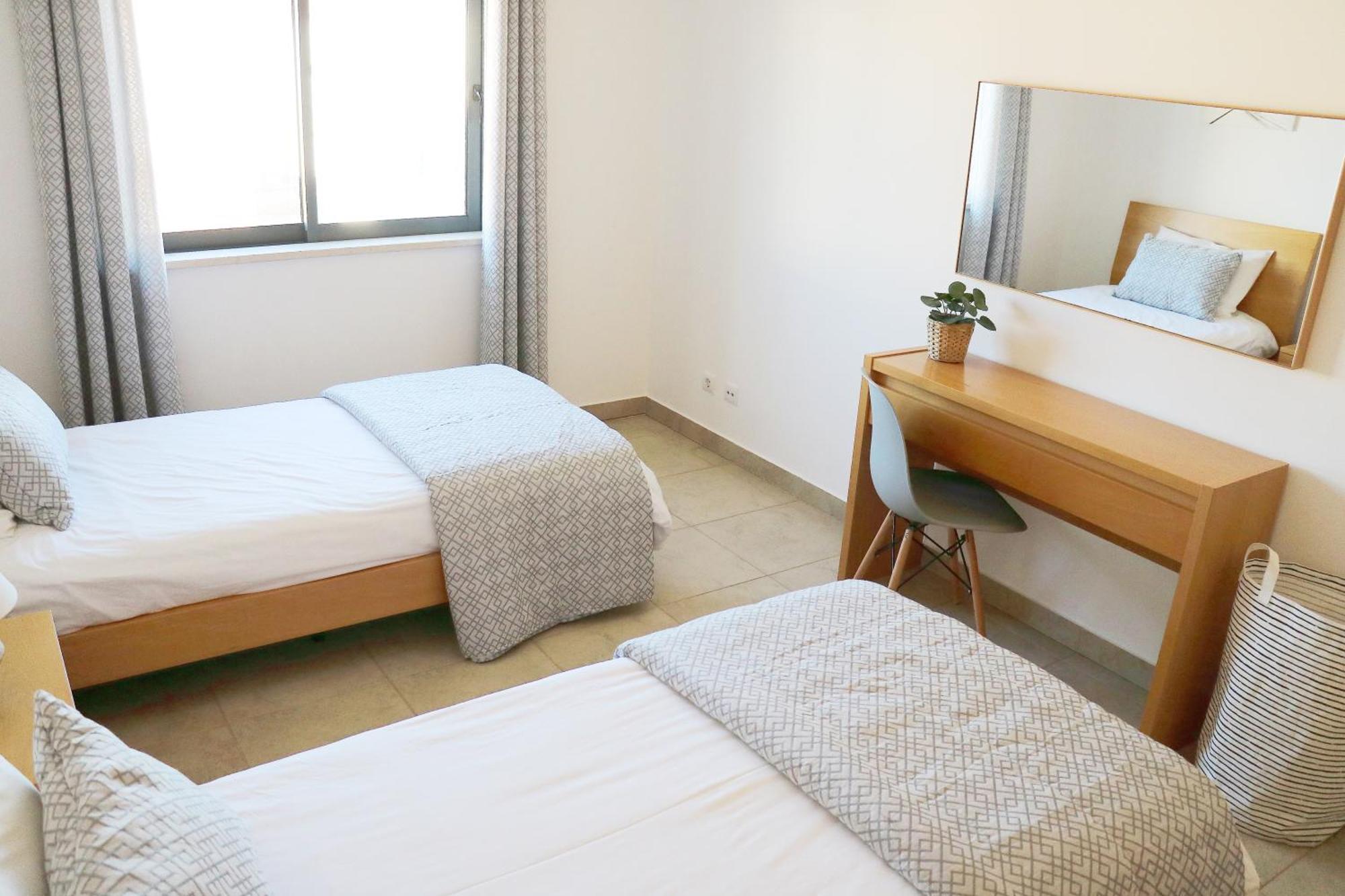 3 Bedroom Apartment With Indoor Pool Central לאגוּ‏ש מראה חיצוני תמונה