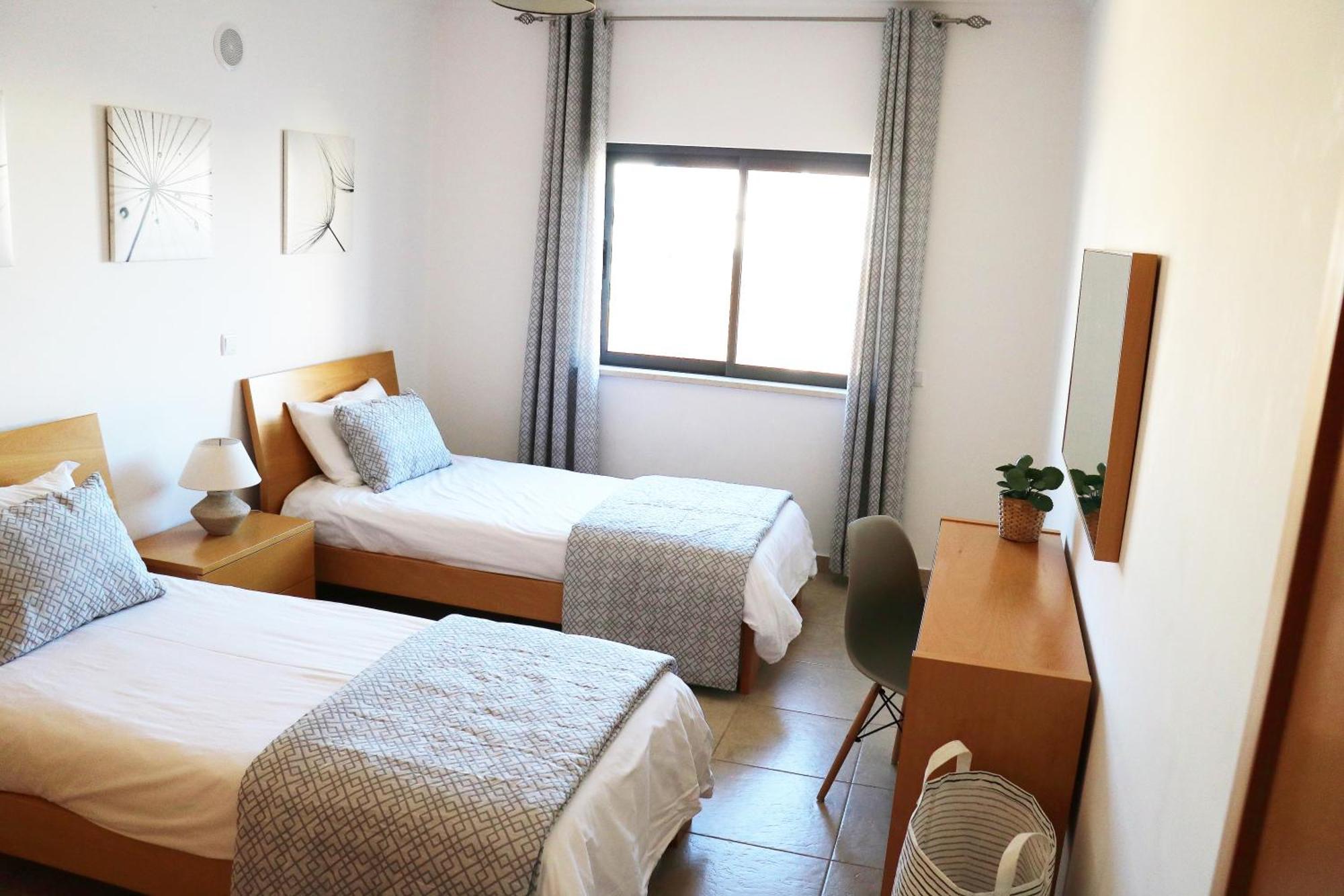 3 Bedroom Apartment With Indoor Pool Central לאגוּ‏ש מראה חיצוני תמונה